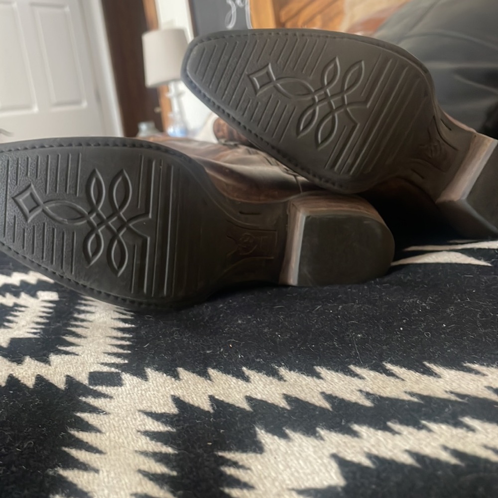 Ariat Womens boots - Picture 3 of 4